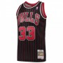 Men's Chicago Bulls Scottie Pippen #33 Throwback Mitchell & Ness Black Hardwood Classics 95-96 Swingman Jersey