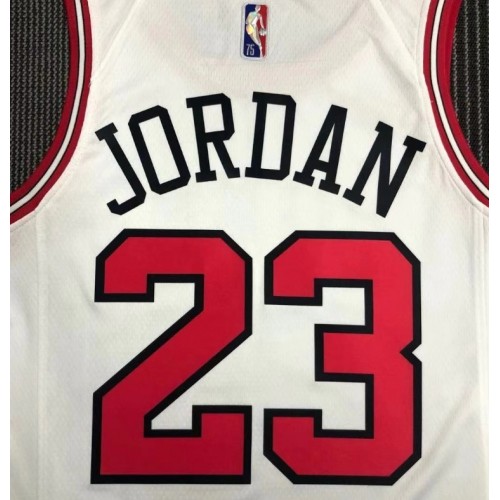 Men's Chicago Bulls Michael Jordan #23 Nike White 2021/22 Swingman NBA Jersey - Icon Edition