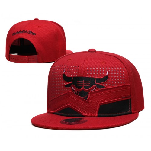 Chicago Bulls Mitchell & Ness Red Hidden Logo Snapback Hat