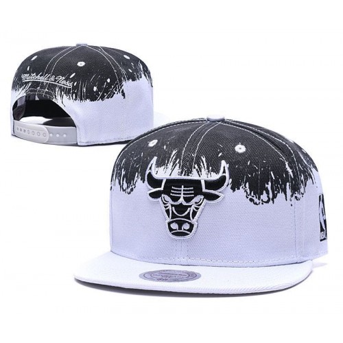 Mitchell & Ness Chicago Bulls Splatter Snapback Hat Cap White/Black