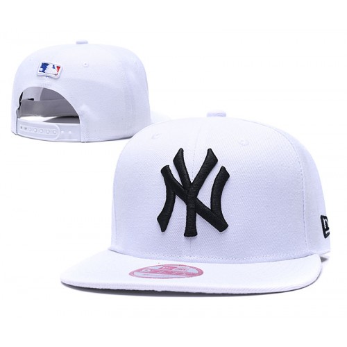 New York Yankees League Essential White Black Logo Snapback Hat