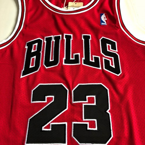 Men's Chicago Bulls Michael Jordan #23 Throwback Mitchell & Ness Red 1997-98 Hardwood Classics Player Jersey
