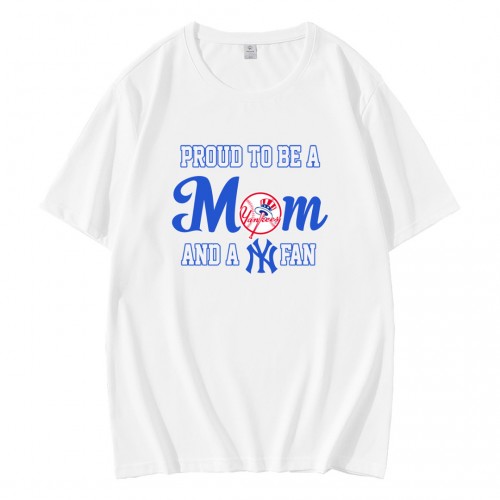 Proud To Be A Mom And A New York Yankees    T-Shirt