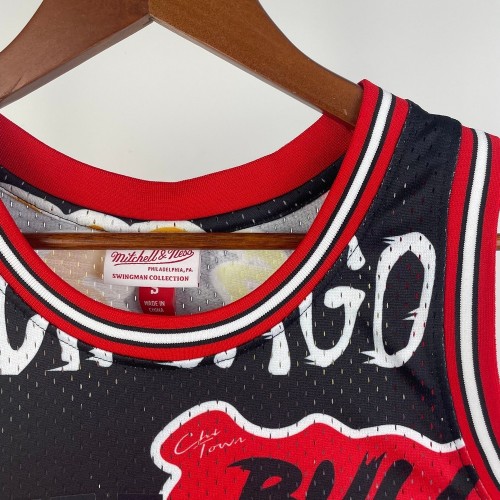Chicago Bulls Michael Jordan #23 Throwback Street Graffiti 1997-98 Hardwood Classics Jersey